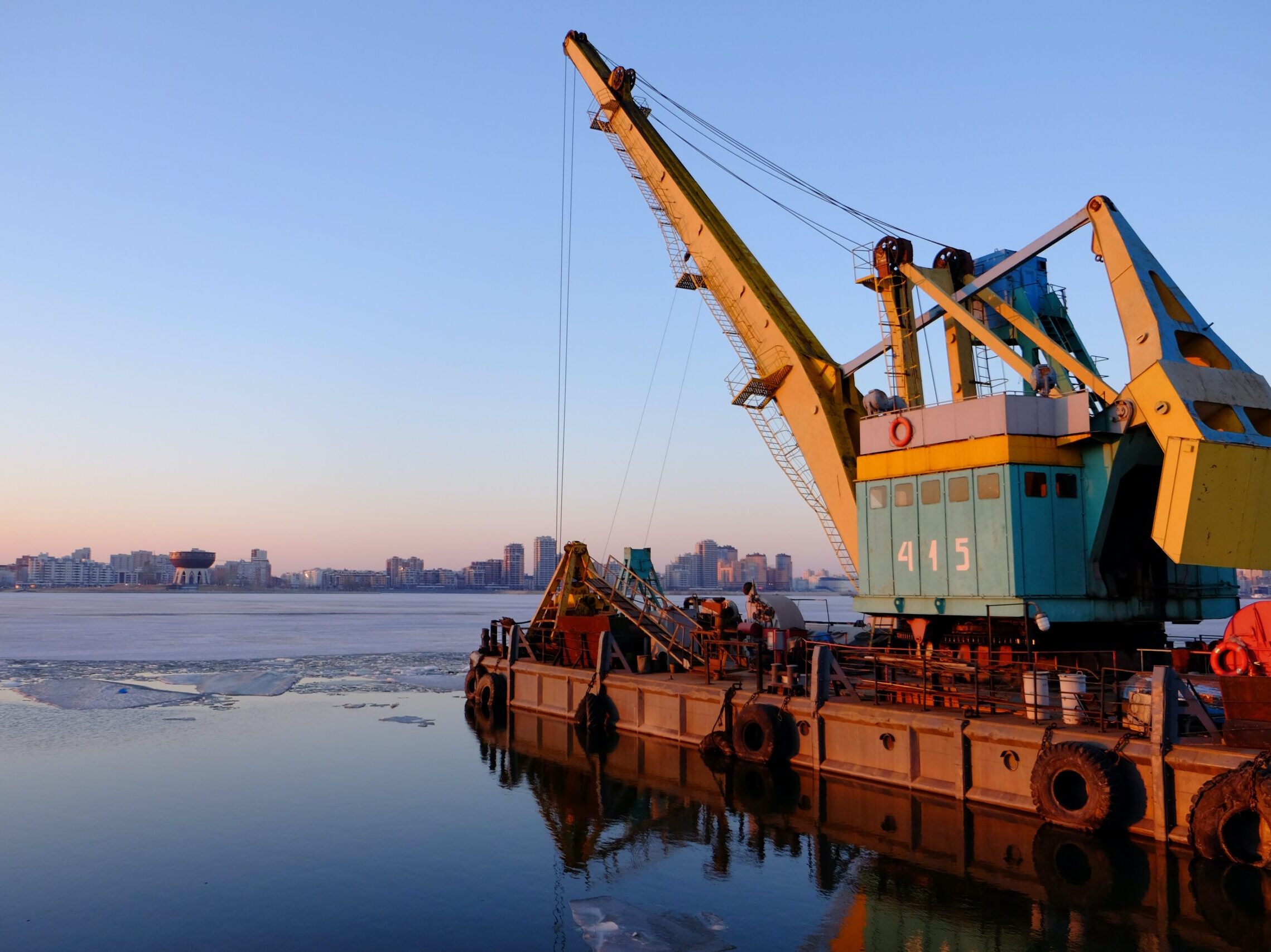 Cena ropy po útocích na ropná střediska roste