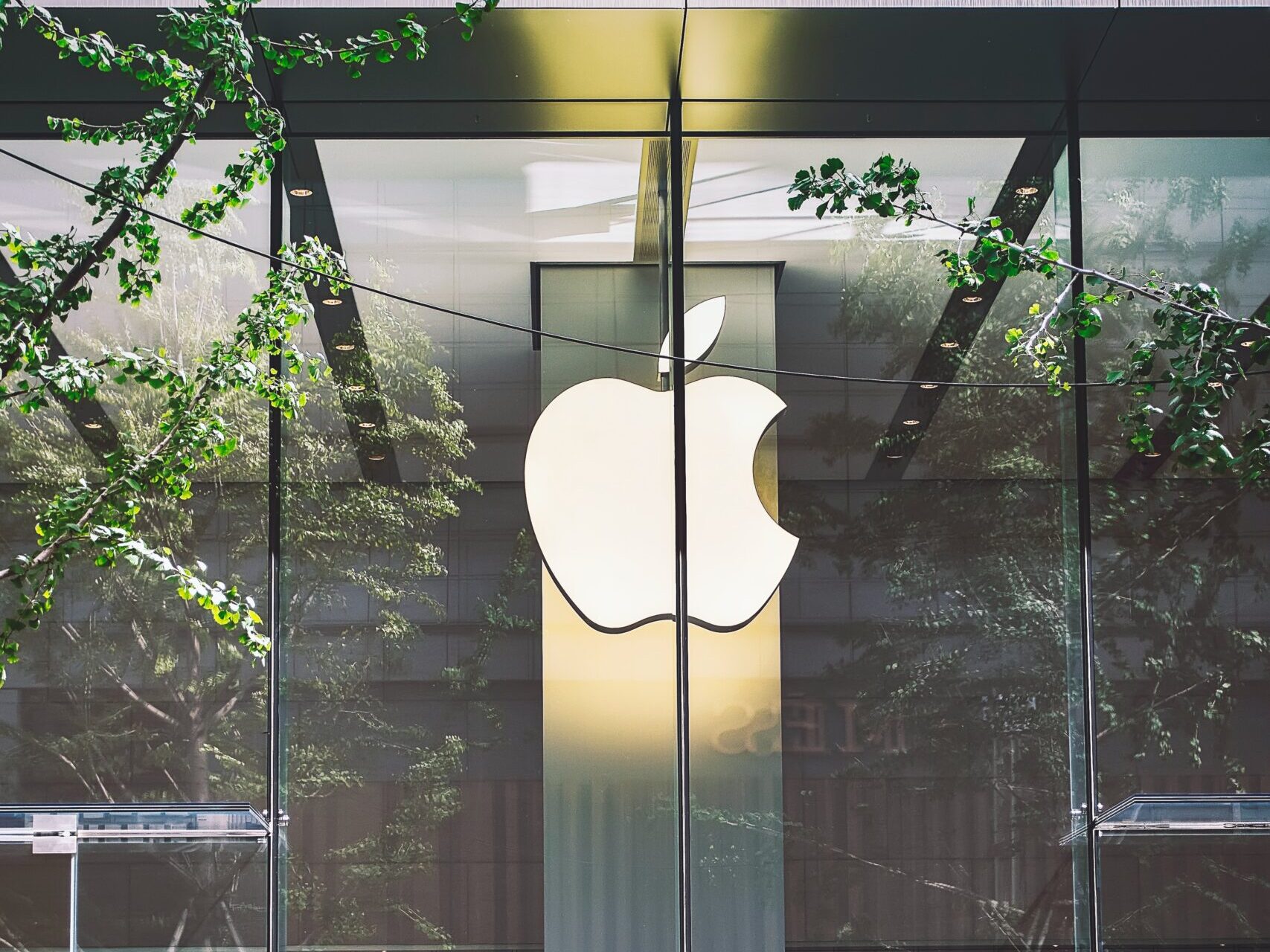 Apple: Hackeři měli získat důvěrná data. Hrozí, že odhalí firemní tajemství