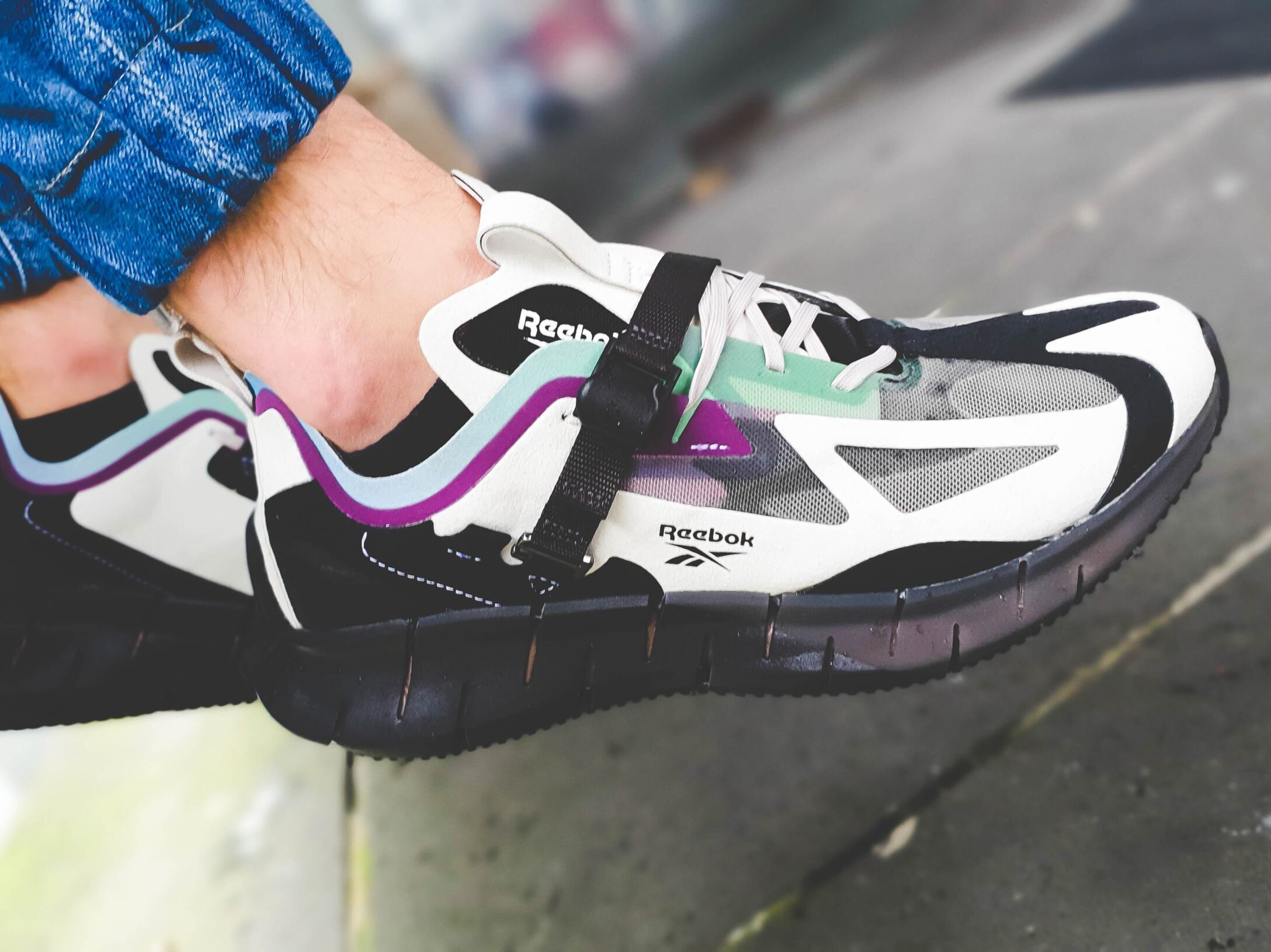 Adidas prodává Reebok. Kdo zaplatí nejvíce?