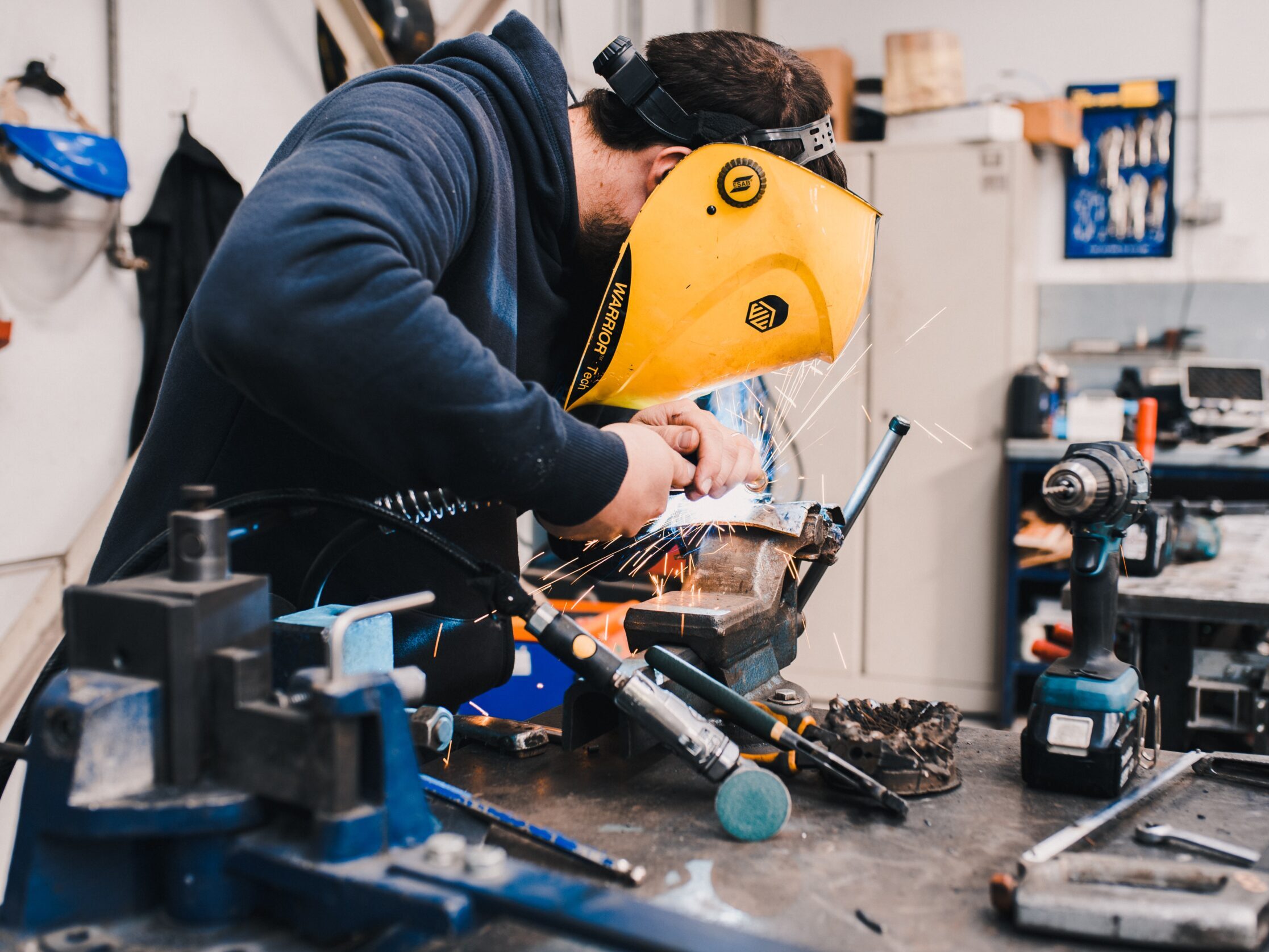 Objednávky na nové průmyslové výrobky z Německa v květnu nečekaně klesly