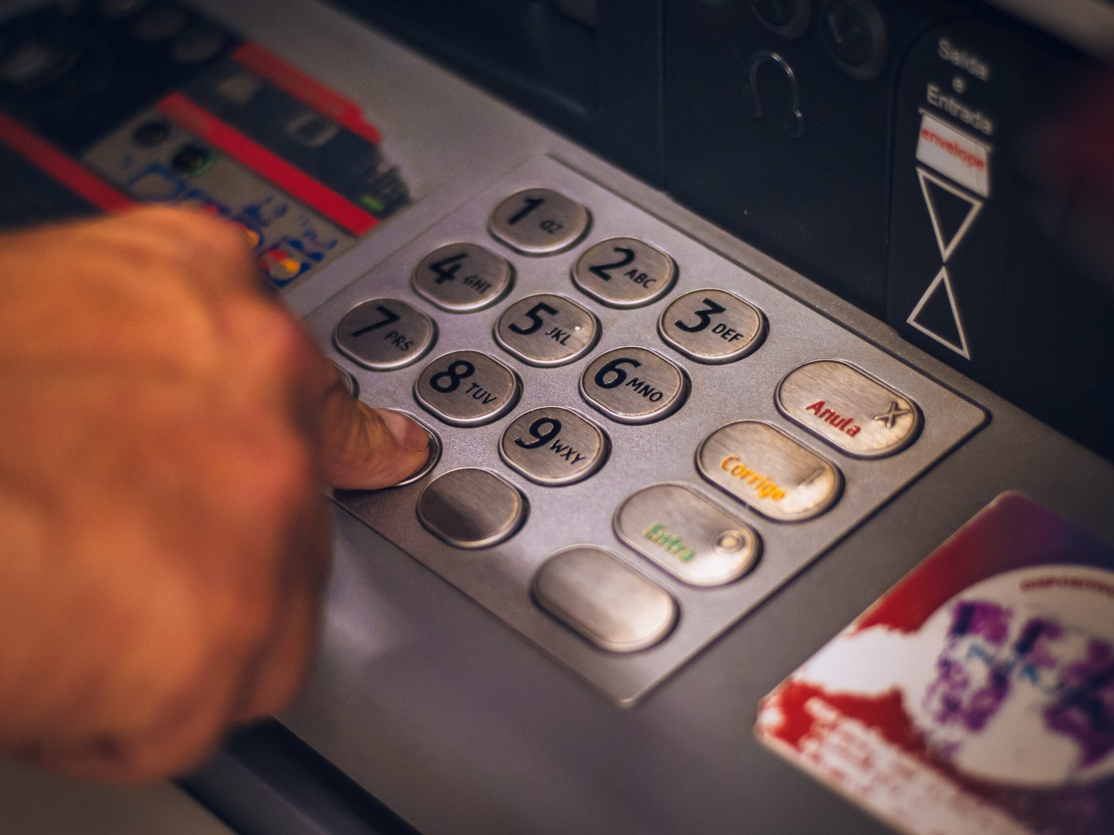 ECB: Zhruba 40% evropských bank čelilo v roce 2019 úspěšnému kyberútoku