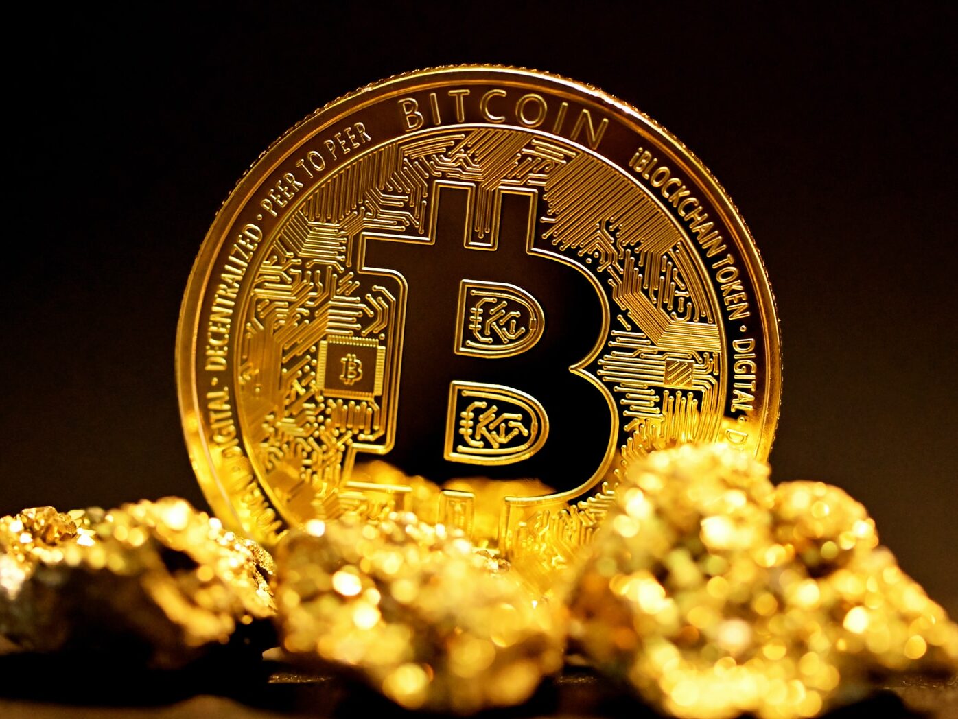 Cena bitcoinu překonala 60 000 dolarů a blíží se k rekordu