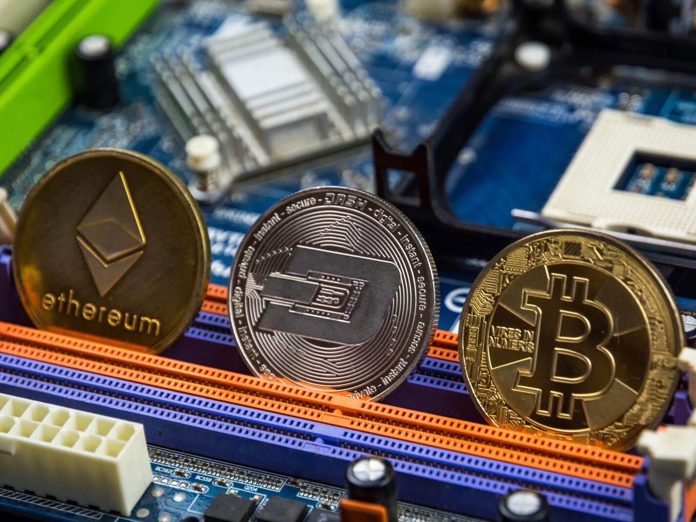 USA předstihly Čínu a získaly největší podíl na celosvětové těžbě bitcoinů