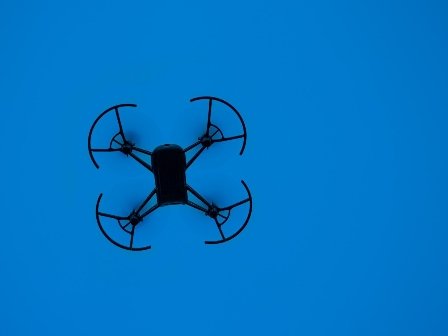 Češi představí na Expu chytrý dron na přepravu zásilek