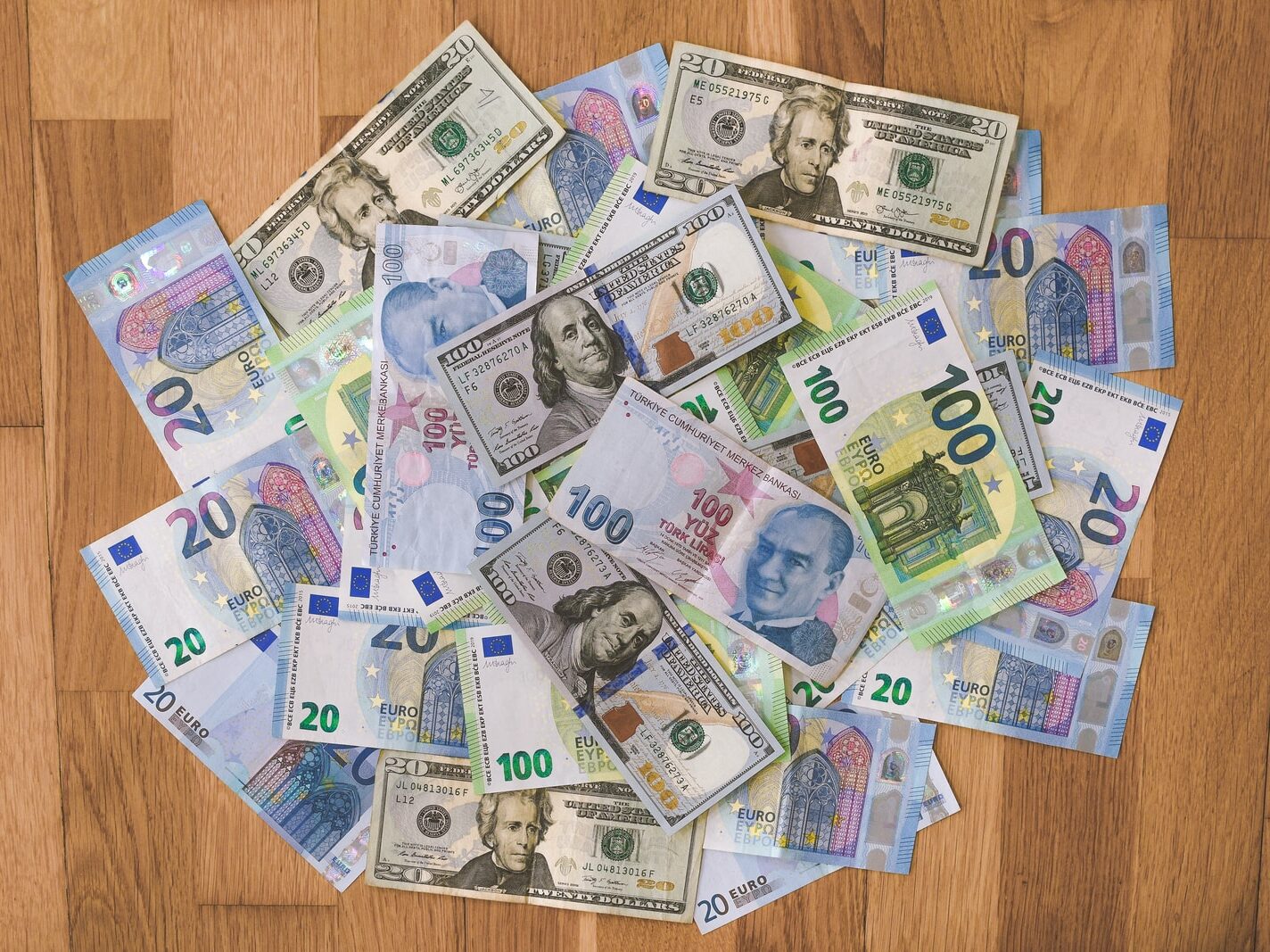 Turecká lira klesá na nové rekordní minimum