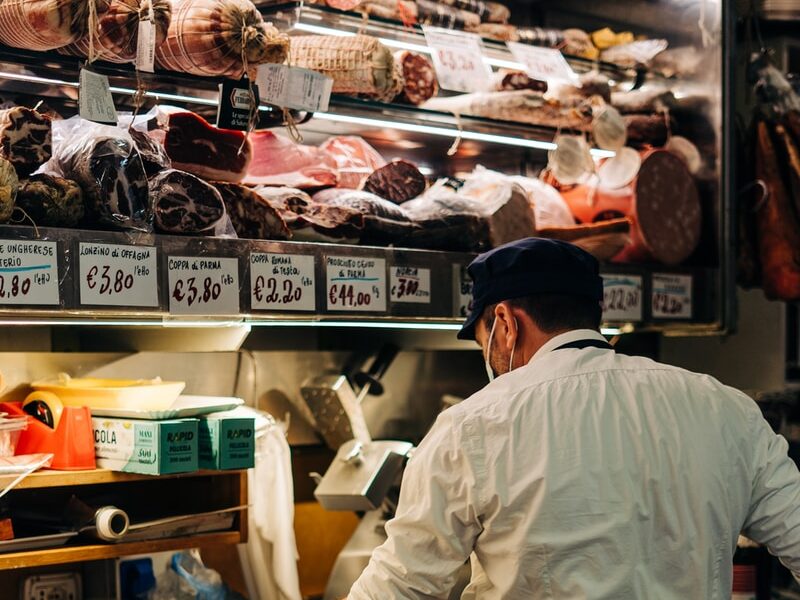 EU přiděluje veřejné prostředky společnostem vyrábějícím syntetické maso. Ozvali se odpůrci