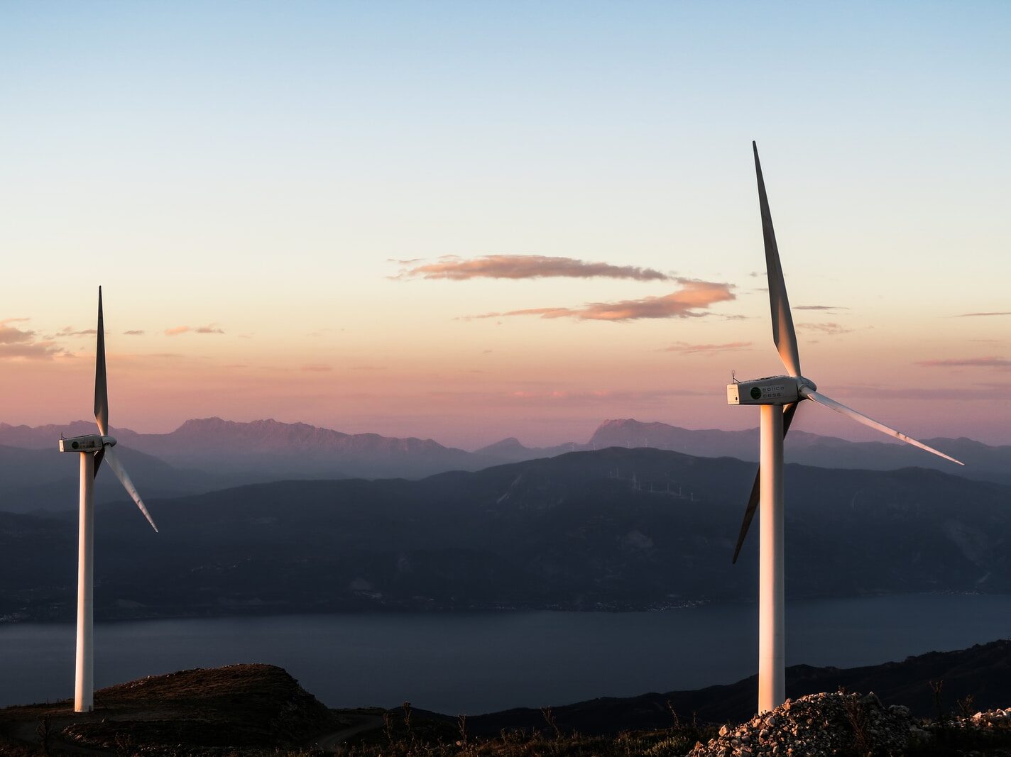 Česká společnost Emma Capital expanduje v Rumunsku a dalších zemích, investuje do obnovitelných zdrojů energie