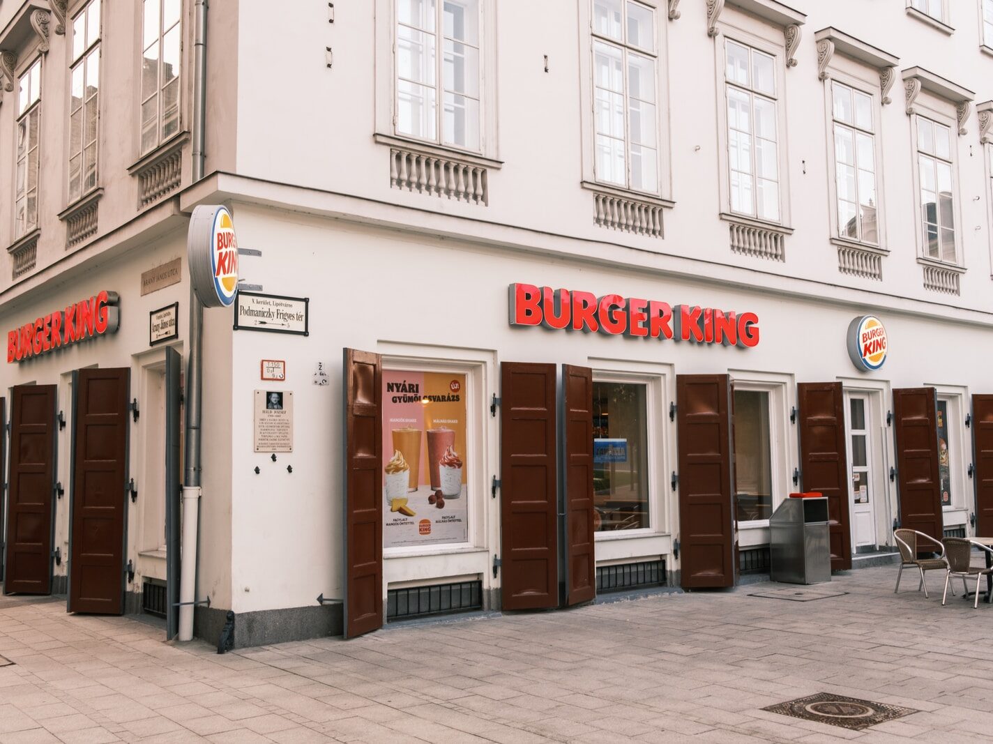Burger King vysvětluje neuzavření restaurací. Ruský partner je odmítl údajně zavřít
