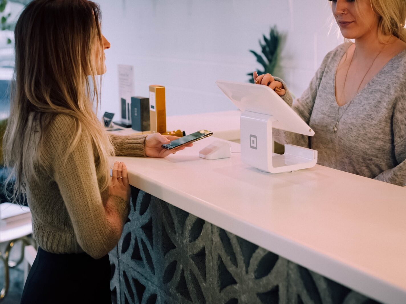 Malé a střední firmy zvládají inflaci nejhůř. Podnikatelé stále čekají na razantní kroky vlády