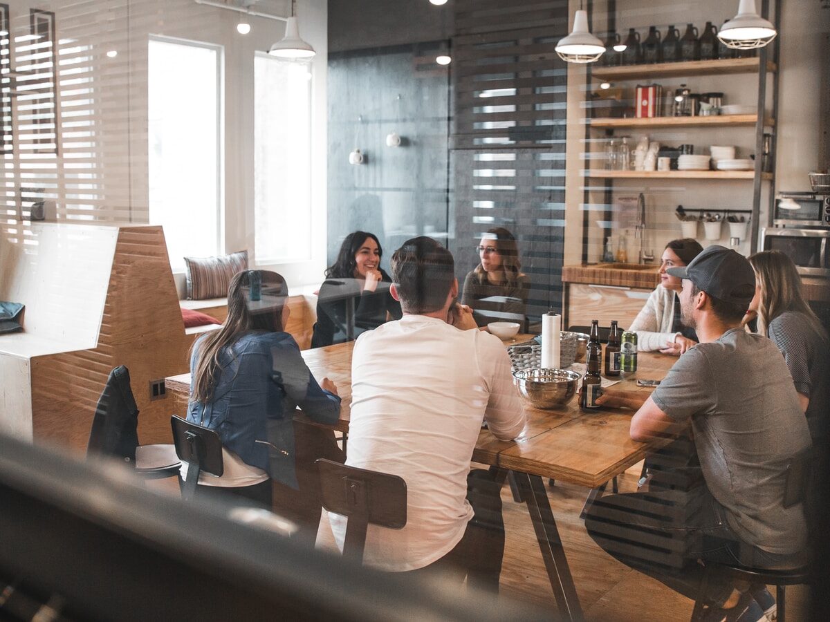 Firmy kvůli krizi mění investiční plány i exportní strategii, ukázal průzkum