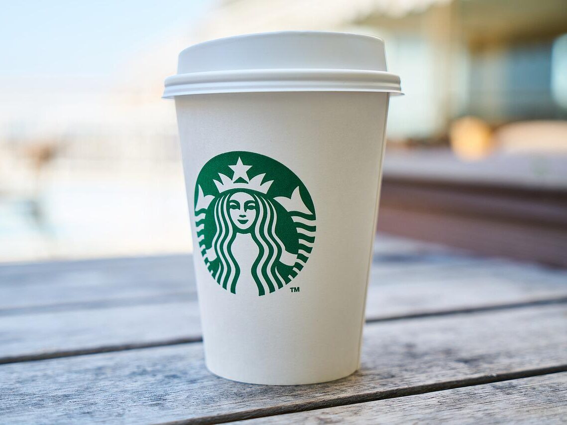 Svého podnikání a značky v Rusku se vzdává také řetězec kaváren Starbucks