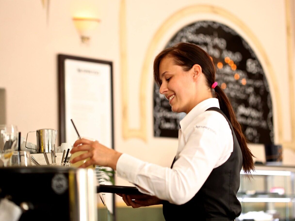 Zájem o brigády mají letos kvůli zdražování také zaměstnaní lidé