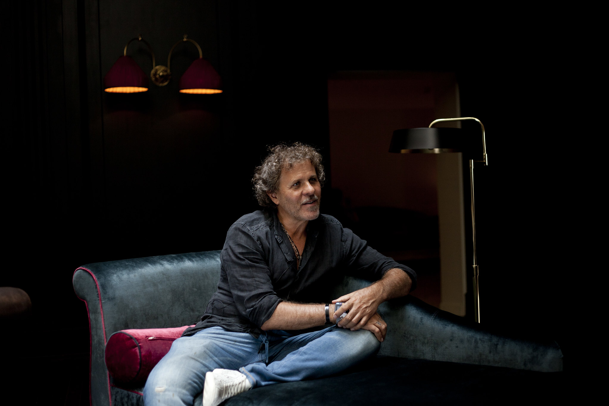 Zakladatel značky Diesel Jeans chce konkurovat francouzským konglomerátům