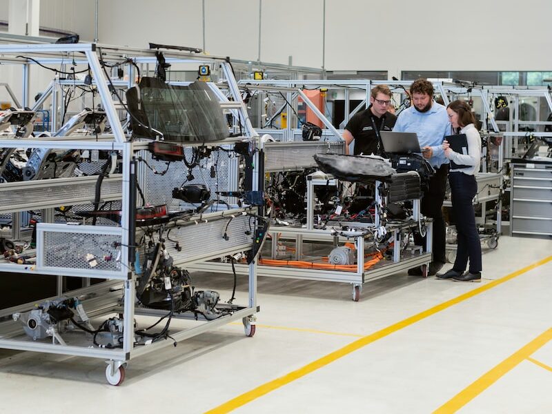 Drahé energie na firmy teprve dopadnou. 80 % podniků nemá na příští rok zafixované ceny