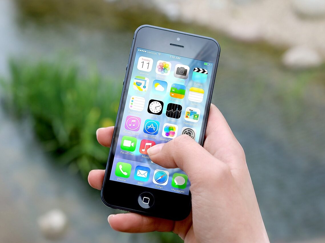 Uzavření čínských továren ovlivní dostupnost iPhonu