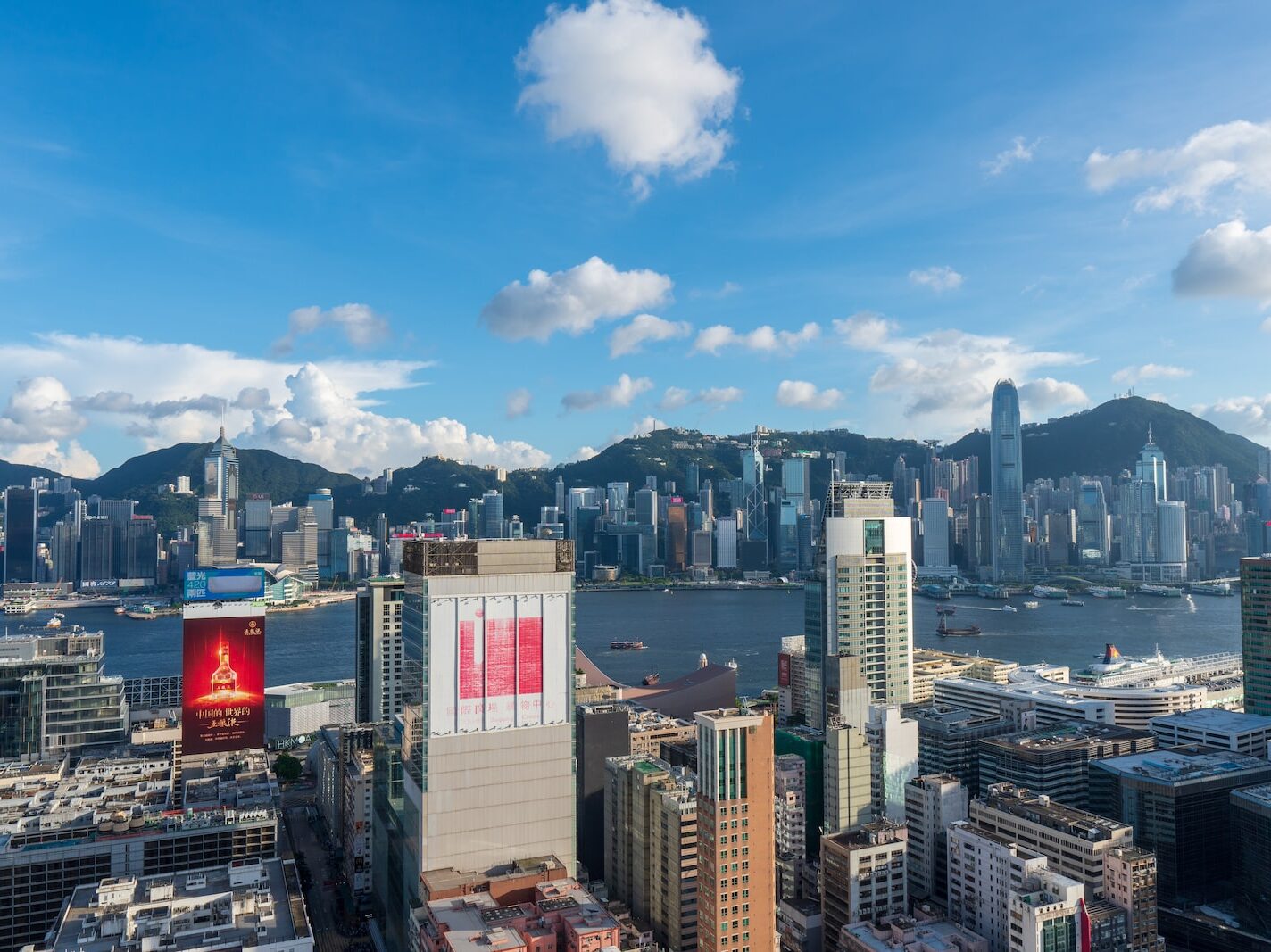 V Číně mají podobné problémy jako u nás. Trh s nemovitostmi musel zachránit stát