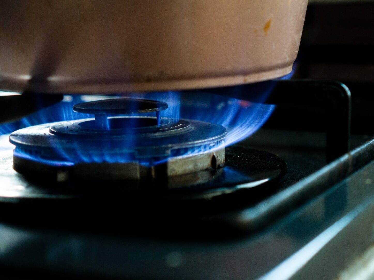 Plyn bude o více než deset procent dražší. Ceny zvednou Pražská plynárenská, ČEZ i E.ON