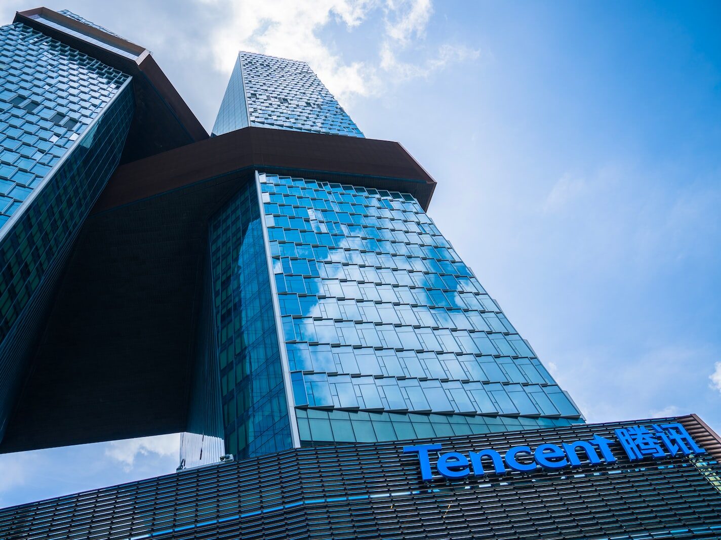 Zemětřesení v čínském gigantu. Krutá slova zakladatele o korupci