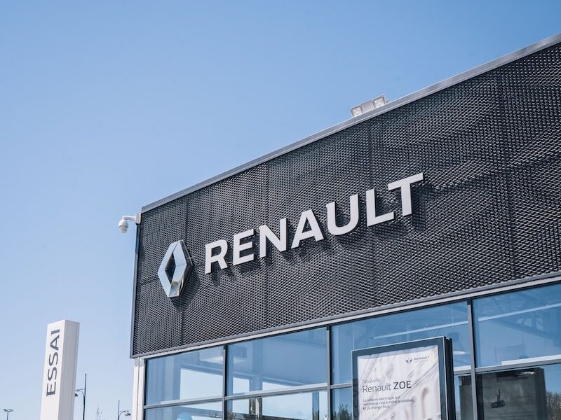 Renault sníží podíl v Nissanu ze 43 % na 15 %