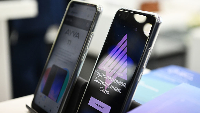 Měl být náhradou za iPhone. Ruský smartphone AYYA T1 je totální propadák