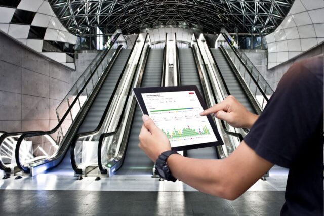 Umělá inteligence úspěšně předvídá poruchy strojů. Česká společnost Neuron Soundware získala miliony eur