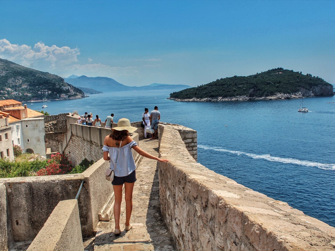 Zájezd do Chorvatska výrazně podražil, Češi přesto horečně nakupují