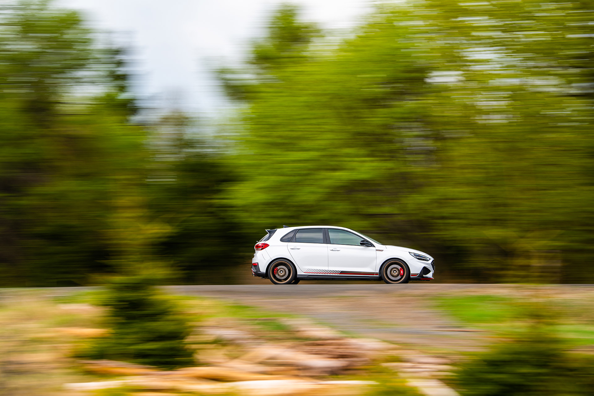 Výroba automobilů v Česku se do konce května zvedla o čtvrtinu. Elektrických vozů bylo 12 procent