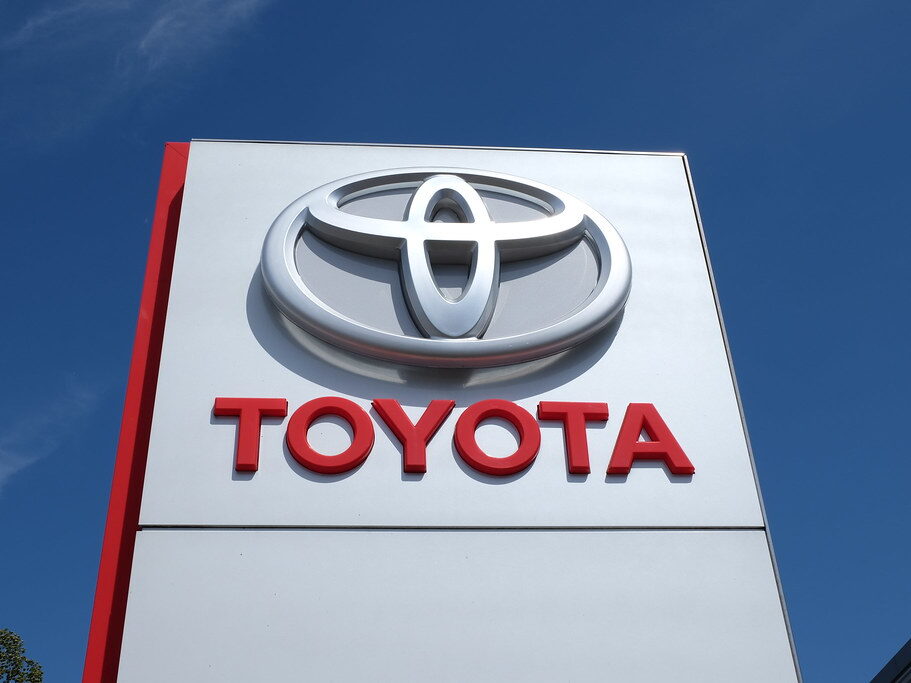 Automobilka Toyota zastavuje v Japonsku výrobu