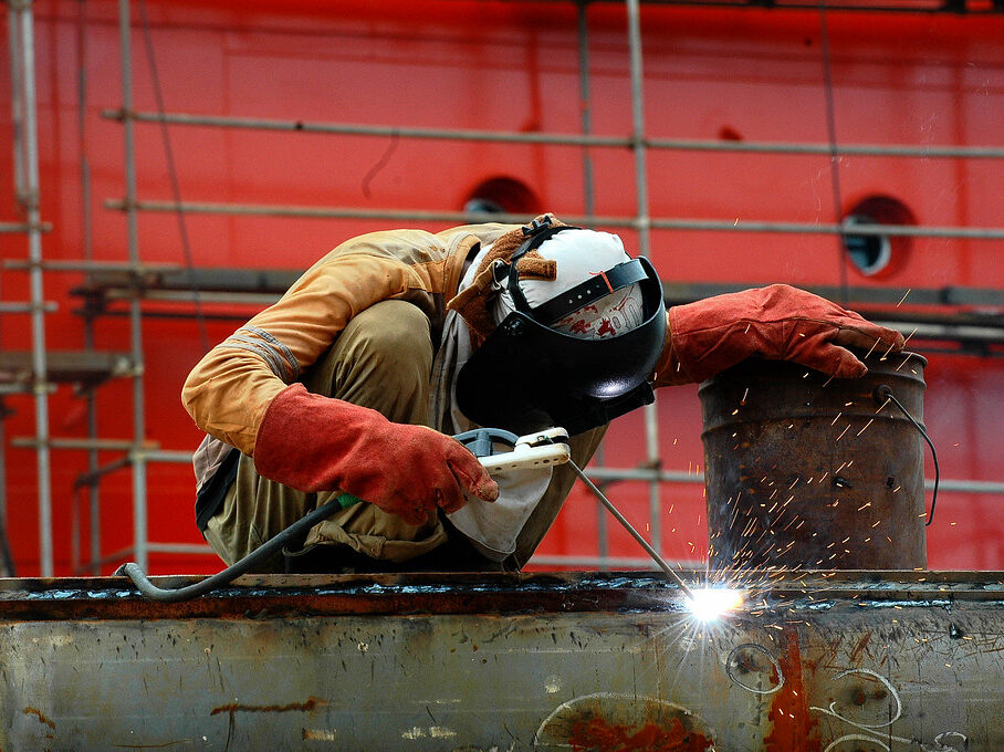 Pracovníci z Indonésie, jako digitální nomádi v ČR. Vláda schválila nové programy ekonomické migrace