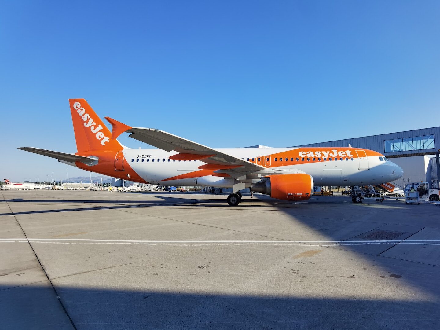 Letecká společnost Easyjet letos v létě ruší 1700 letů