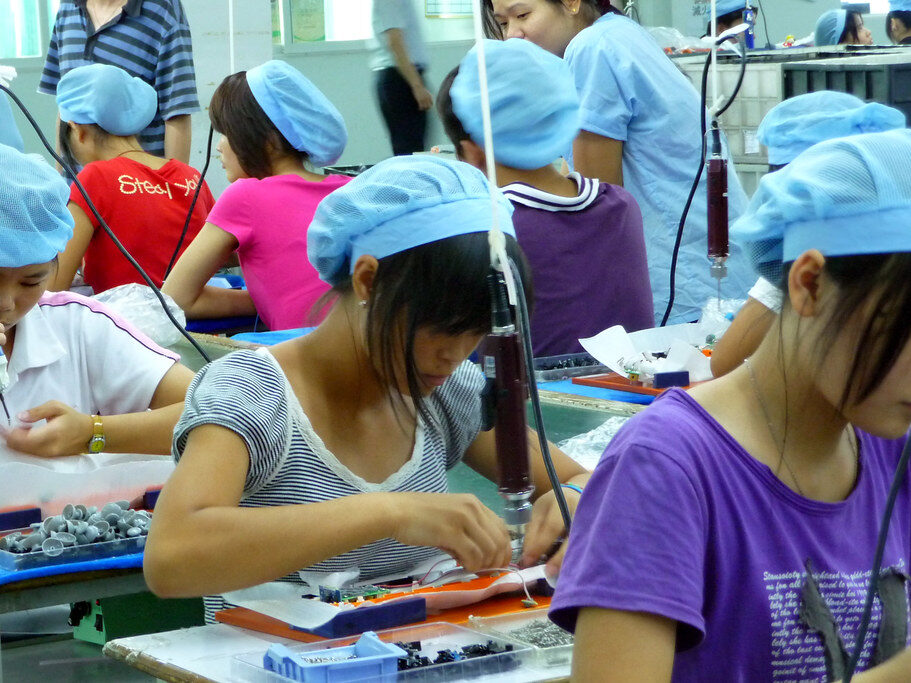 Čínská ekonomika pokulhává, nezaměstnanost mladých lidí dosahuje rekordních hodnot