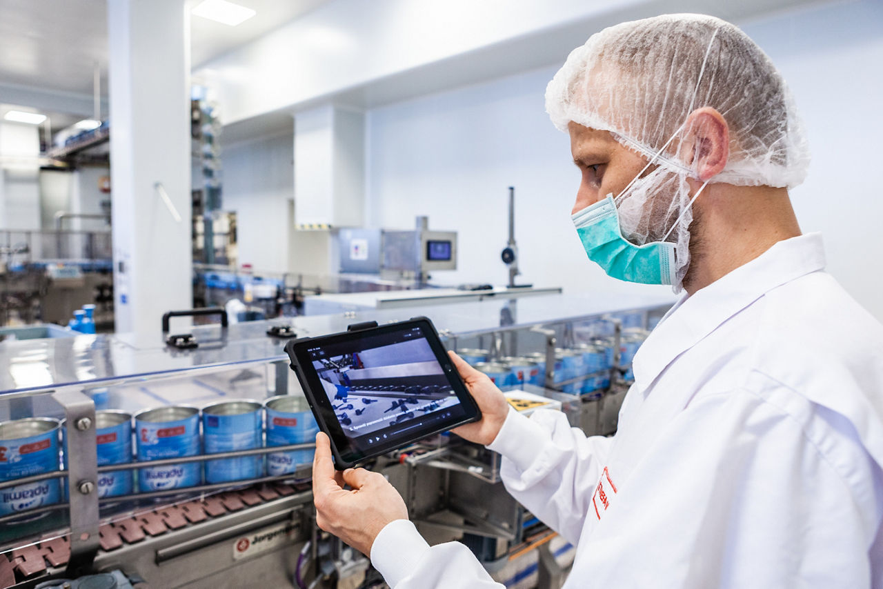 Danone musí v Rusku odepsat v přepočtu skoro 5 miliard korun