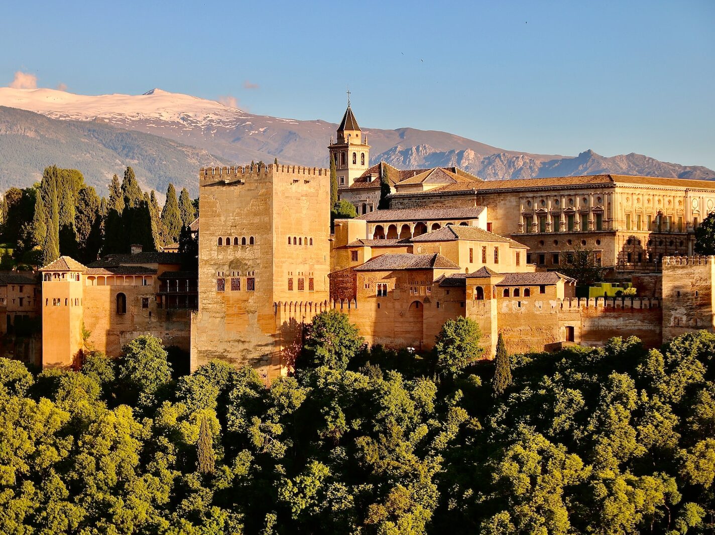 Počet zahraničních turistů ve Španělsku v červnu vzrostl. Přiblížil se období před koronavirem