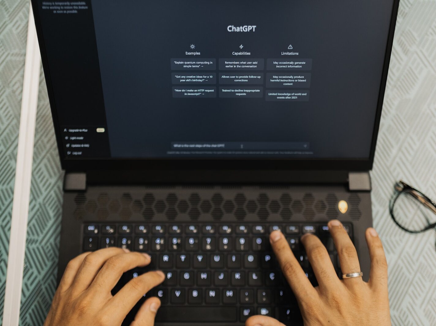 Tvůrce ChatGPT na pokraji bankrotu? Společnost pálí denně v přepočtu 15 milionů korun a nemá dostatečné příjmy