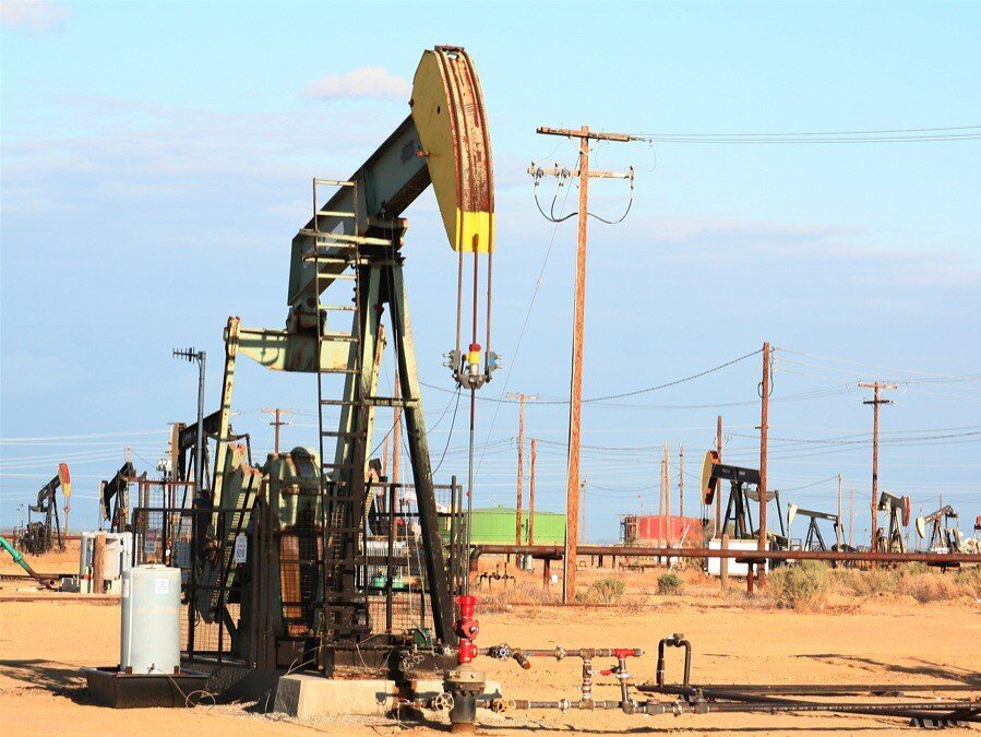 Saúdská Arábie a Rusko prodloužily omezení produkce ropy do prosince. Ceny vyskočily