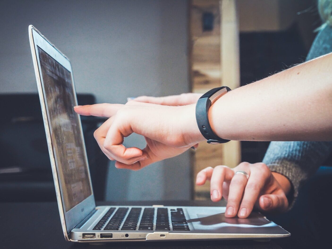 Více než polovina českých společností má účet na sociálních sítích