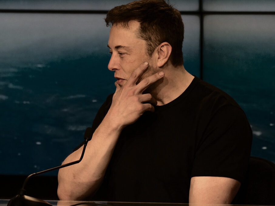 Pro Elona Muska je to obchodní neúspěch. X má hodnotu jen zlomku svého dřívějšího ocenění