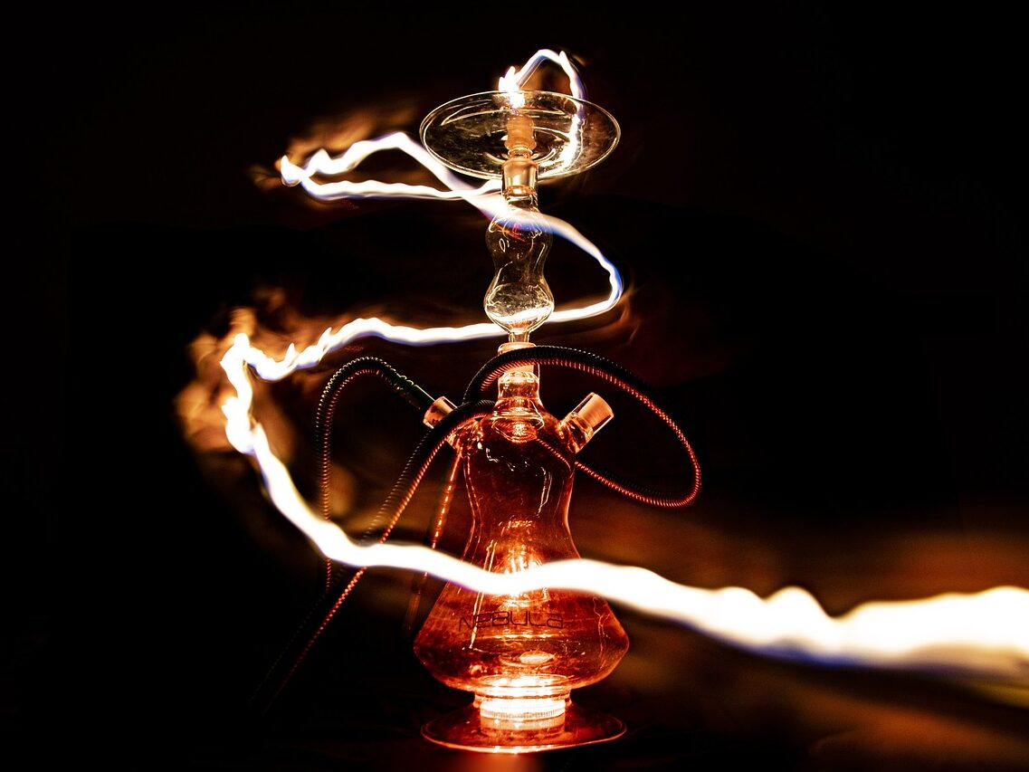 Tabáky do vodních dýmek od března zlevní. Bude pro ně platit snížená sazba spotřební daně