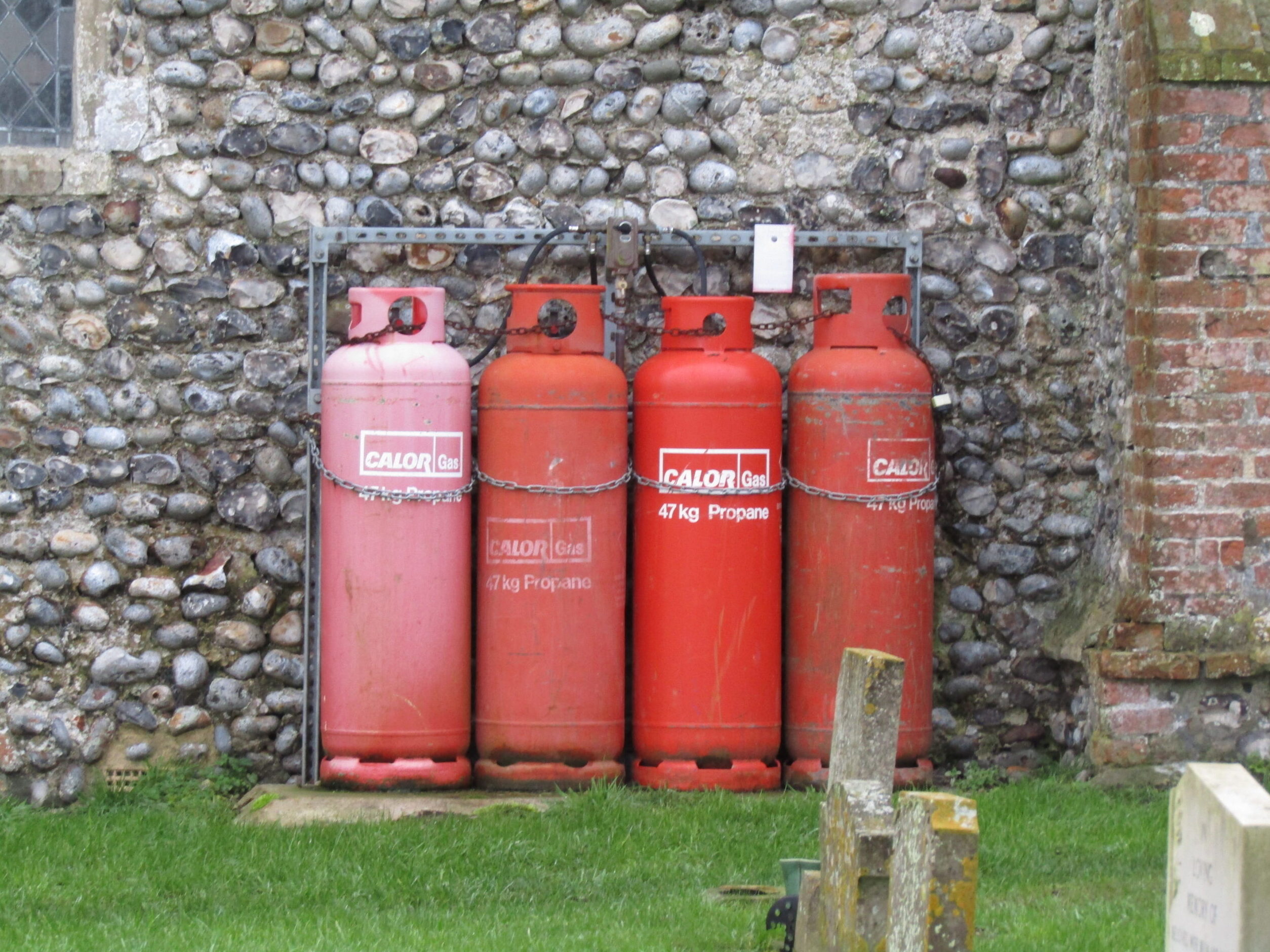 Spotřeba zemního plynu sice loni klesla, LPG se naopak v kotlích spálilo víc. Propan nahrazuje tuhá paliva