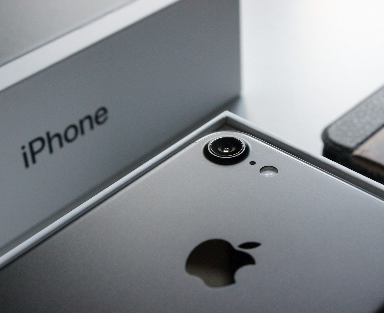 Podle EU musí Apple zaplatit pokutu v přepočtu ve výši 45 miliard korun