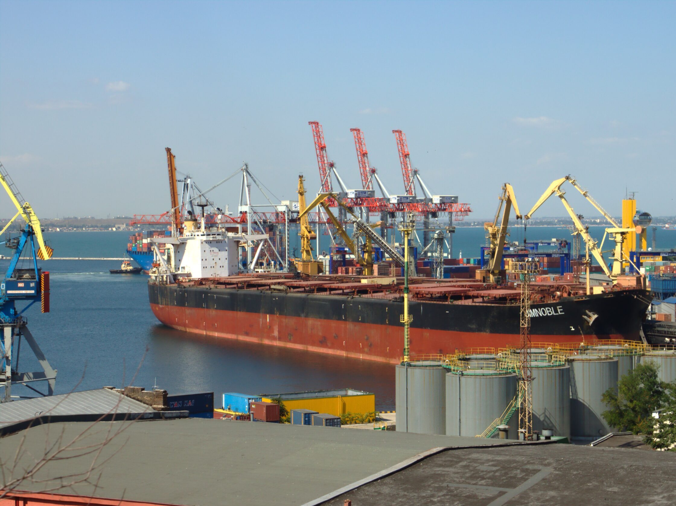 Ukrajinský černomořský koridor funguje. Přepravilo se přes něj už 36 milionů tun zboží