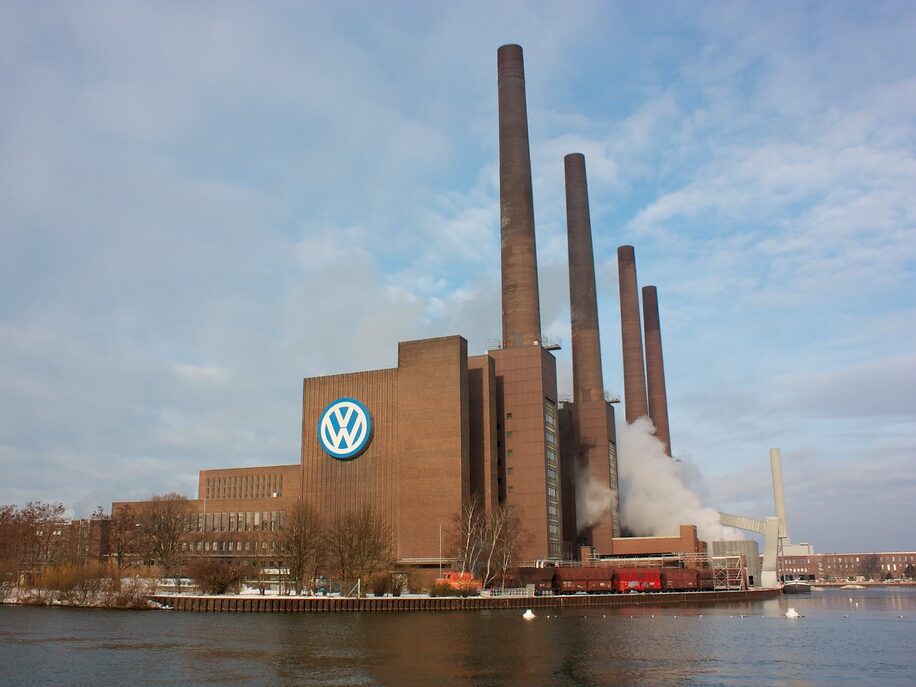 Společnost Volkswagen bude propouštět tisíce lidí, chce jim dát vysoké odstupné