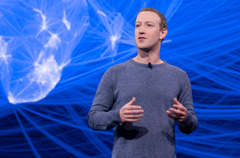 Mark Zuckerberg hájí výdaje společnosti Meta na AI, zatímco akcie klesají