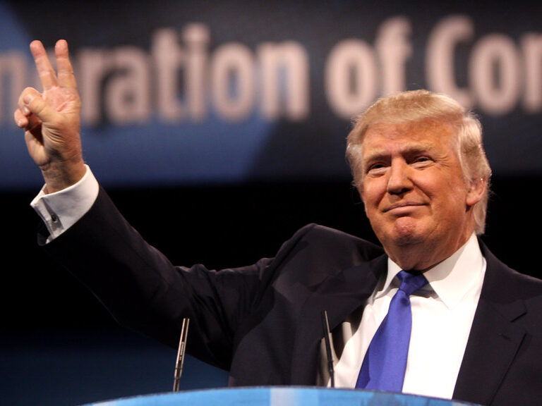 Trump přijímá krypto příspěvky v bitcoinech na svou kampaň