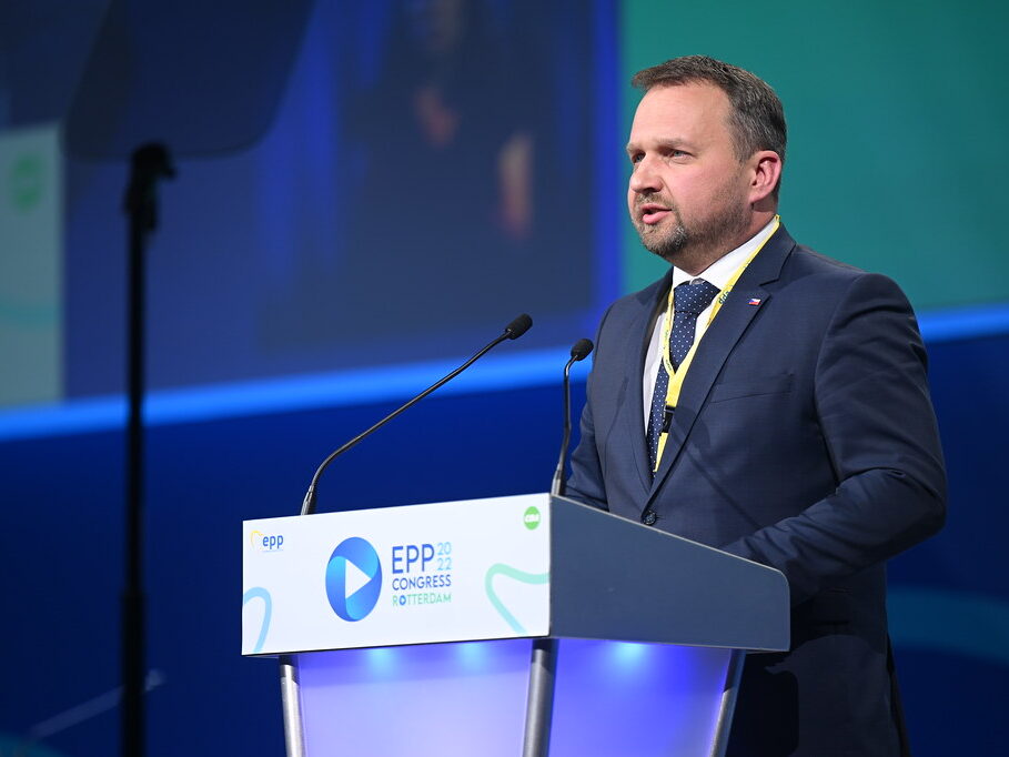 Jurečka uvažuje o návrhu na změnu důchodového věku