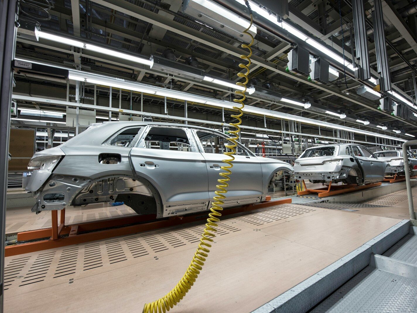 Průmysl v Německu se stále trápí