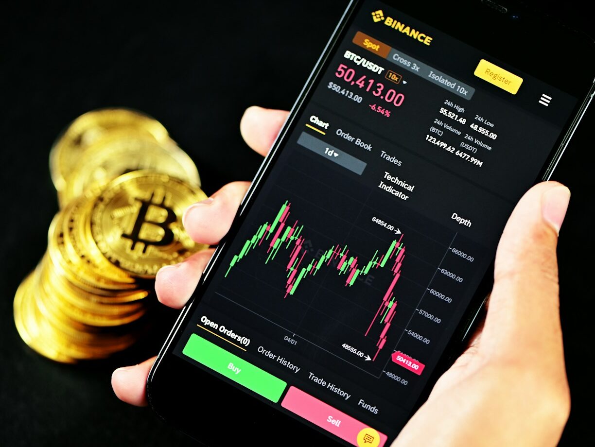 Investiční update: Bitcoin bude nejspíš dál klesat, zlato naopak posiluje