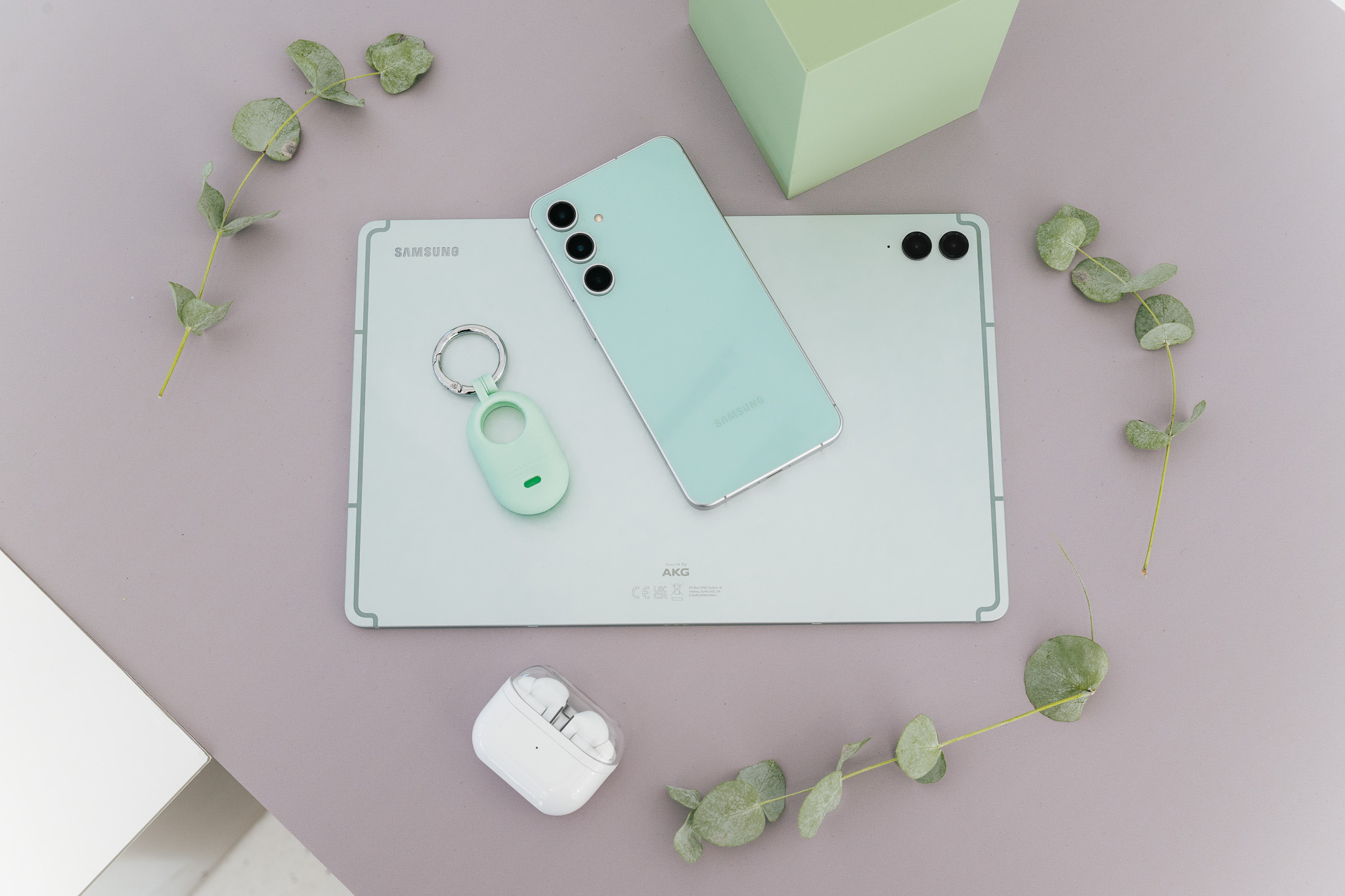 Samsung uvedl nový Galaxy S24 FE a řadu Tab S10: Zářivé barvy, špičkový výkon a Galaxy AI