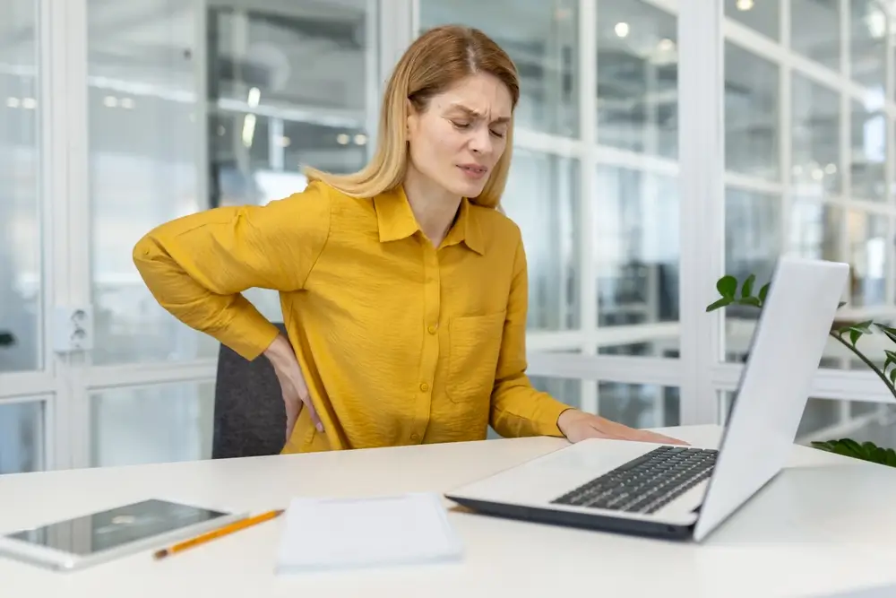 Jedna poloha, která zbaví vaše záda bolesti během pár minut