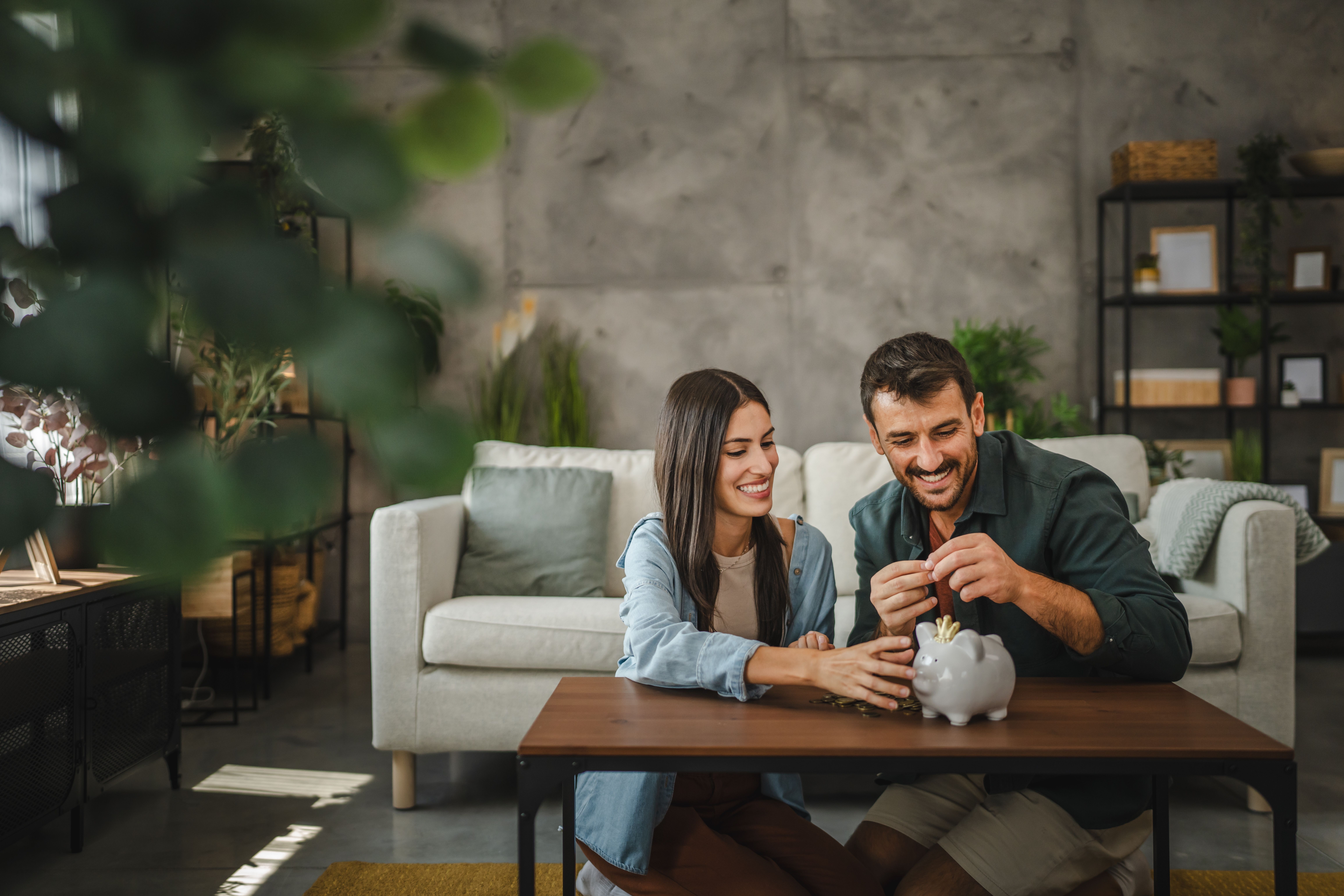 Mějte na důchod i dovolenou: 3 způsoby, jak ušetřit 100 000 Kč během 5 let